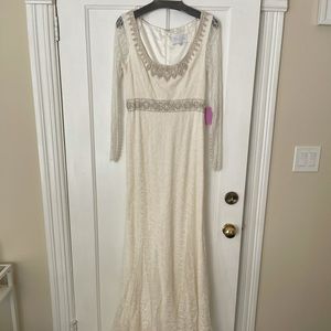 Theia Lace Long Sleeve Wedding Gown Size 6